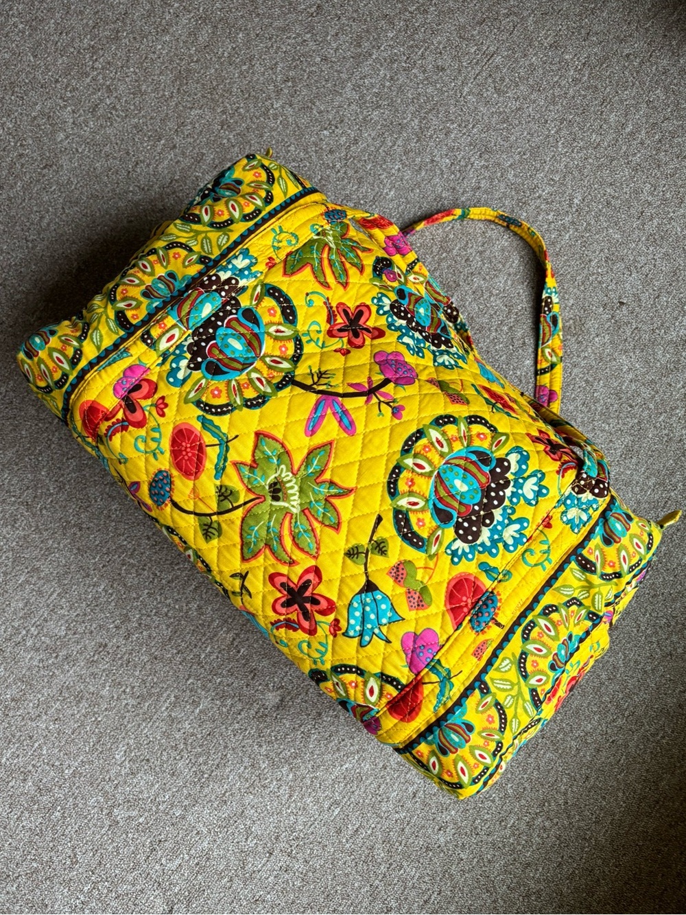 QUILTED YELLOW WEEKENDER BAG